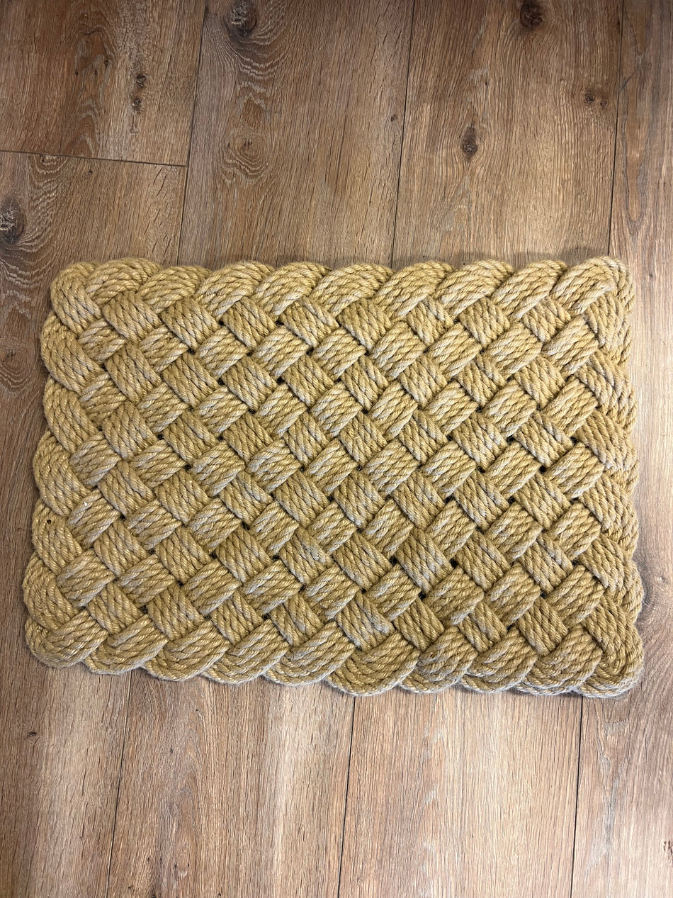 Flettet Taumatte, Håndlaget